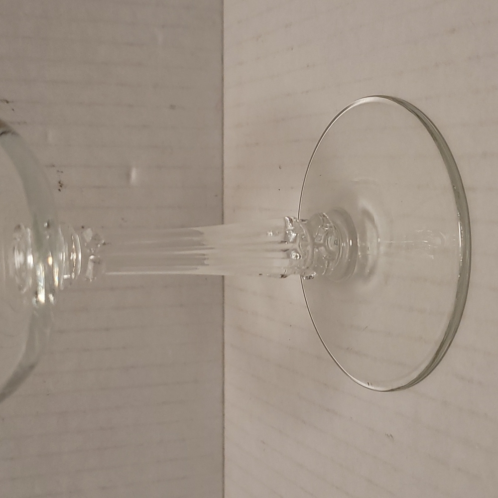 Beautiful Vintage Decanter with 9 Wine Glasses - Picture 13 of 16